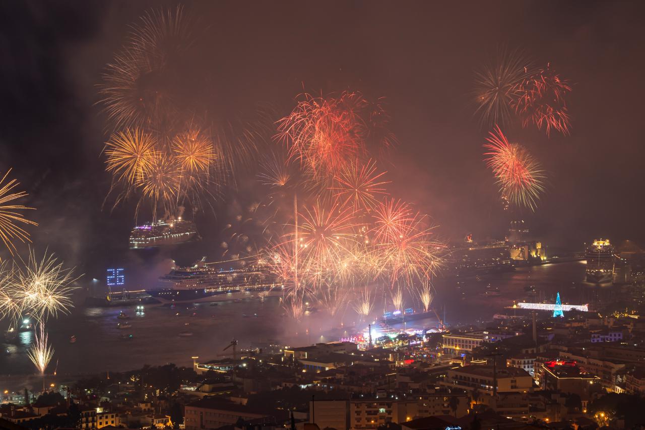 Madeira deu as boas-vindas a 2026 com espetáculo de cores e de luz (com fotos)