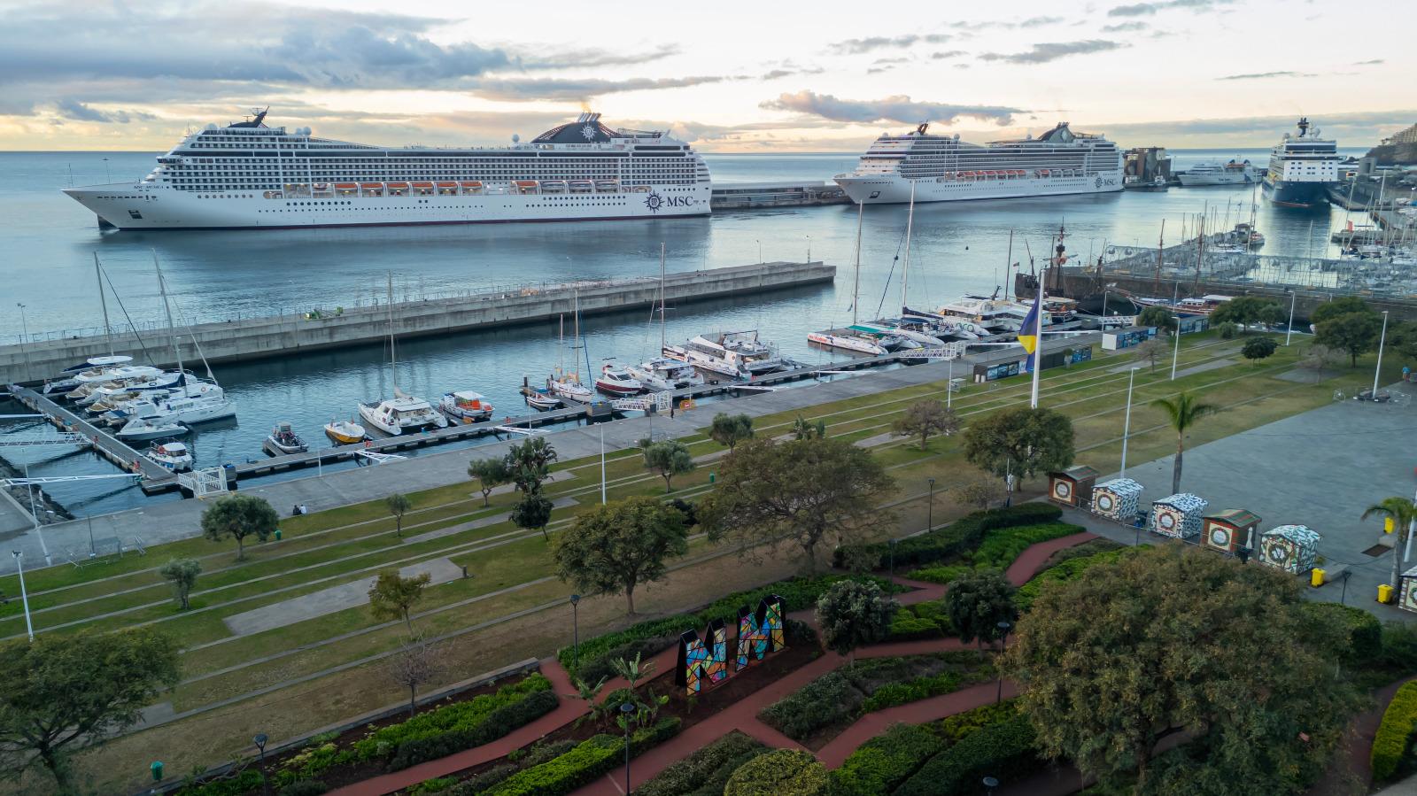 ‘Casa cheia’ este sábado no Porto do Funchal (com fotos)