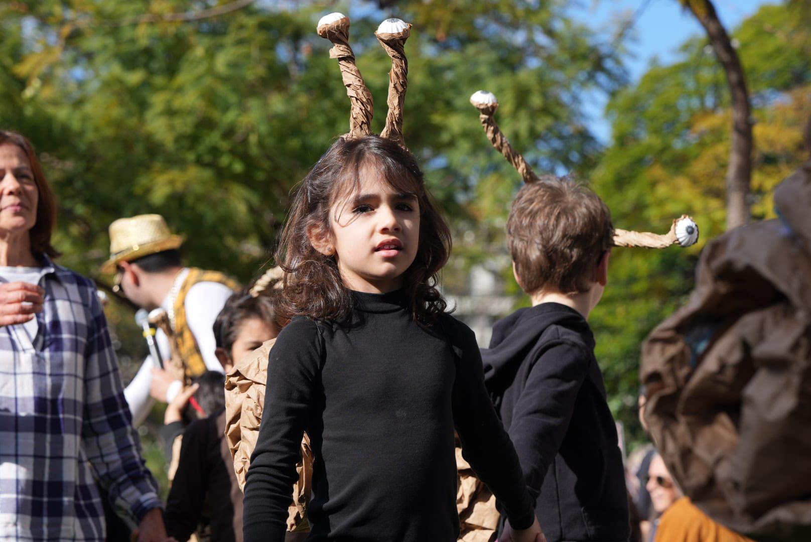 Carnaval leva largas centenas de foliões à Placa Central (com fotos)