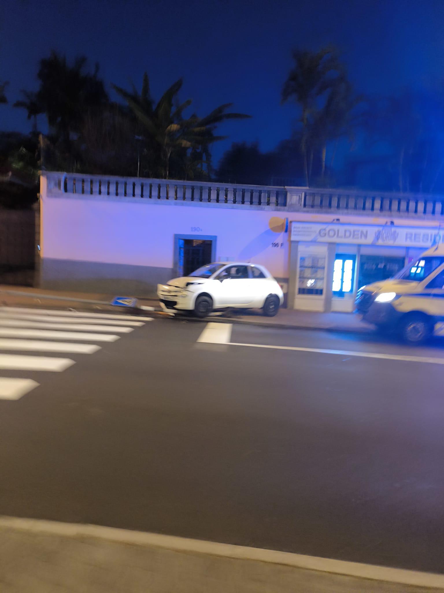 Despiste esta madrugada na Estrada Monumental provoca danos avultados