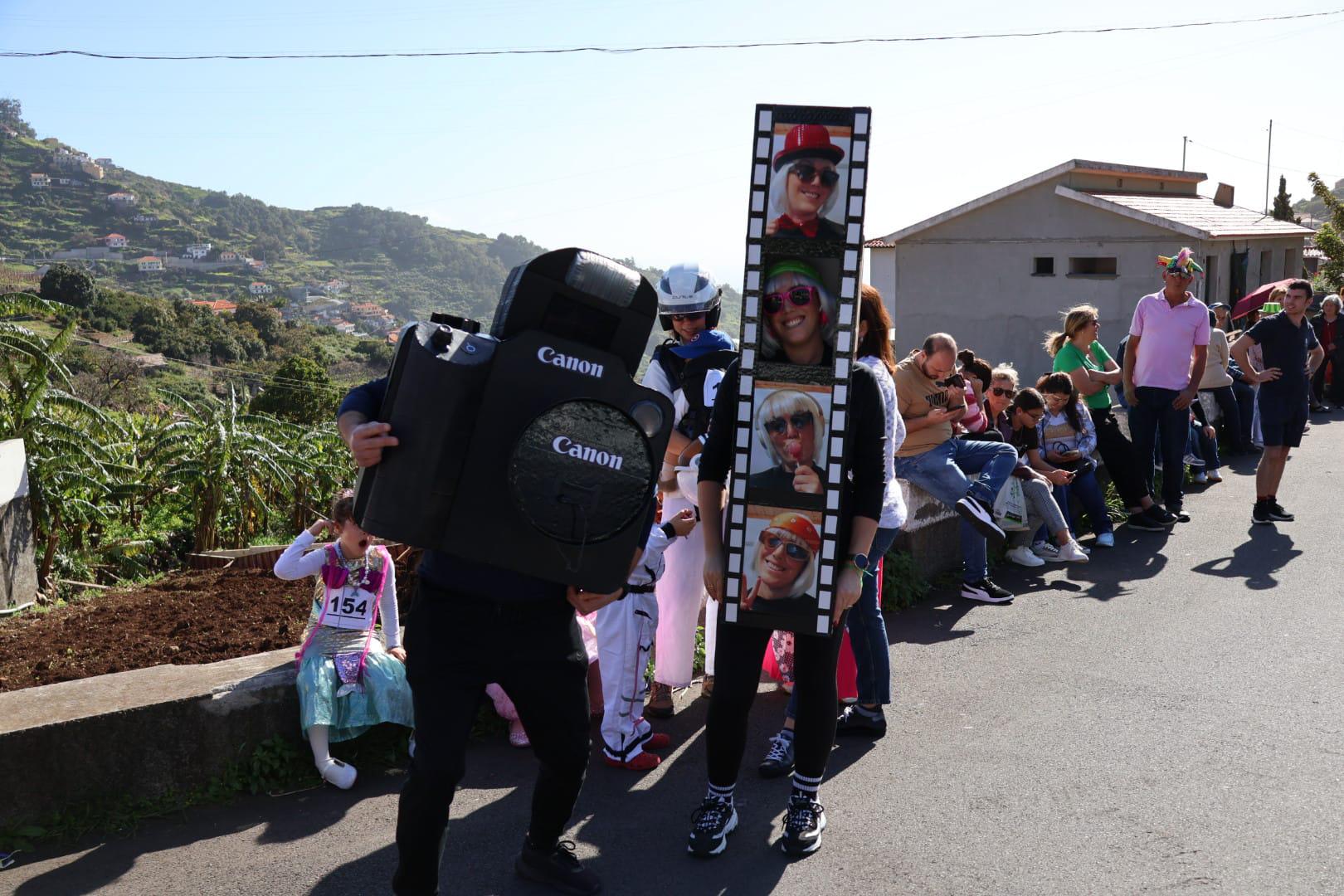 Campanário enche-se de mascarados, humor, música e malassadas (com fotos)