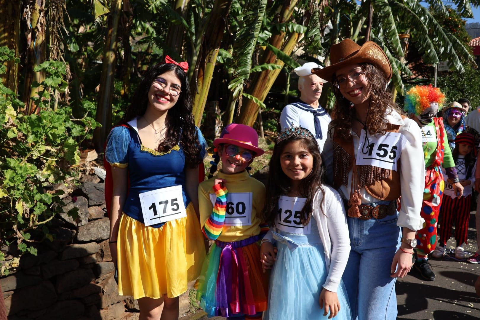 Campanário enche-se de mascarados, humor, música e malassadas (com fotos)