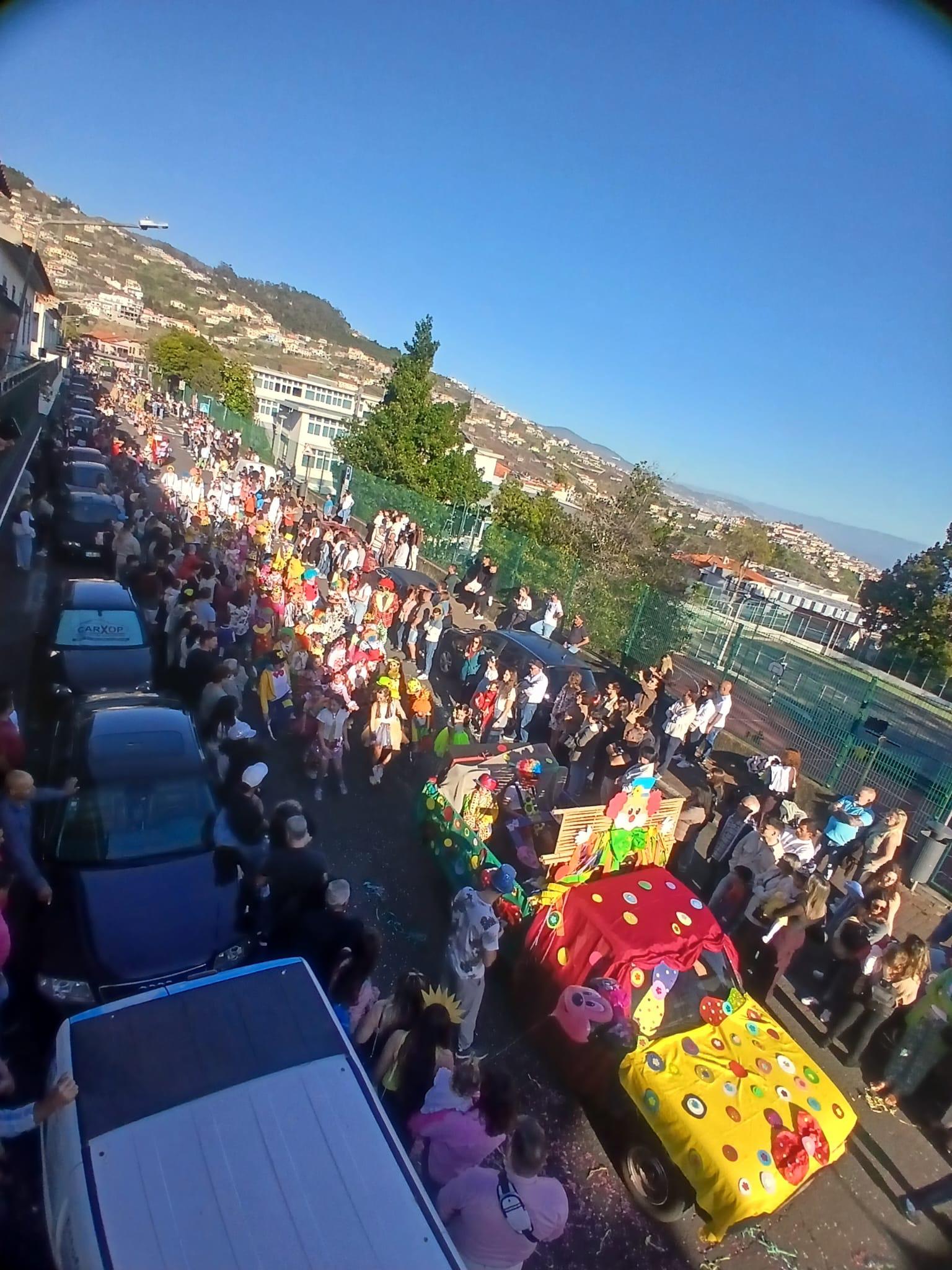 Cortejo atrai milhares de pessoas ao Estreito de Câmara de Lobos