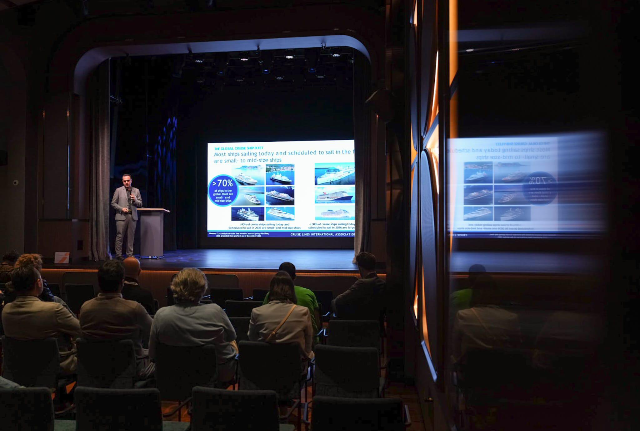 Mein Schiff Relax: CLIA destaca meta de emissões zero até 2050 durante visita a bordo