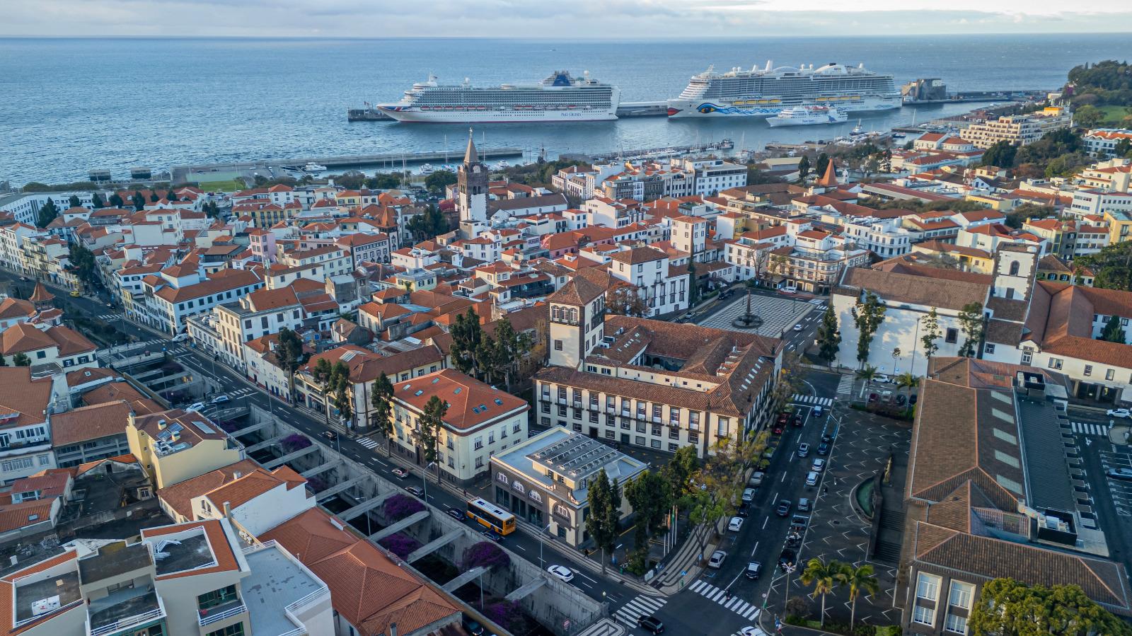 Mais de 16 mil pessoas de visita ao Funchal em dia de ‘casa cheia’ na pontinha (com fotos)