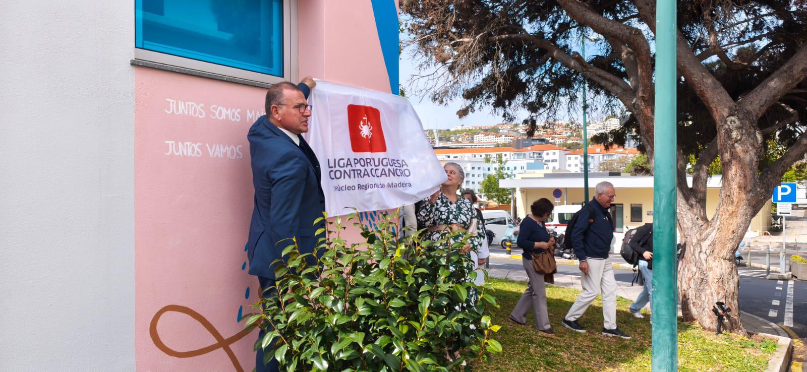 Arte dá forma à esperança em mural alusivo à luta contra o cancro (com fotos e vídeo)