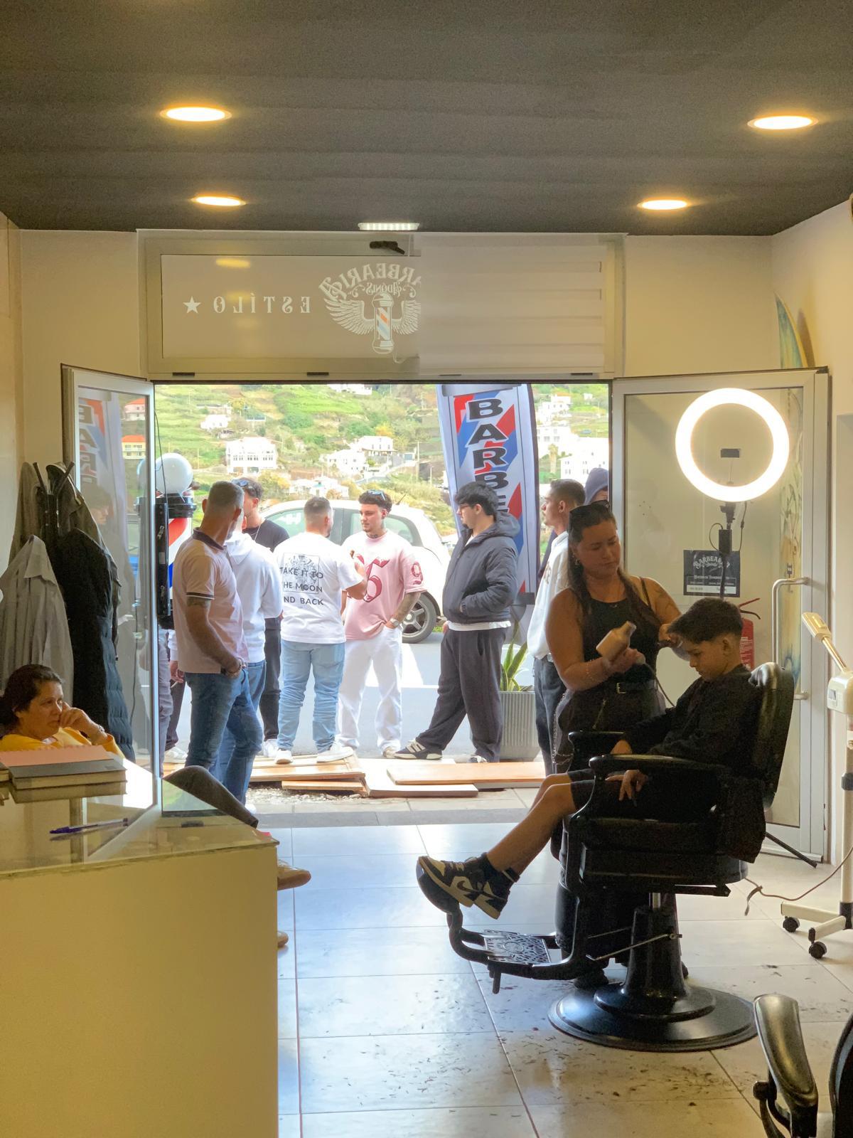 Barbearia Adónis aposta em eventos com DJ para animar os sábados (com fotos)