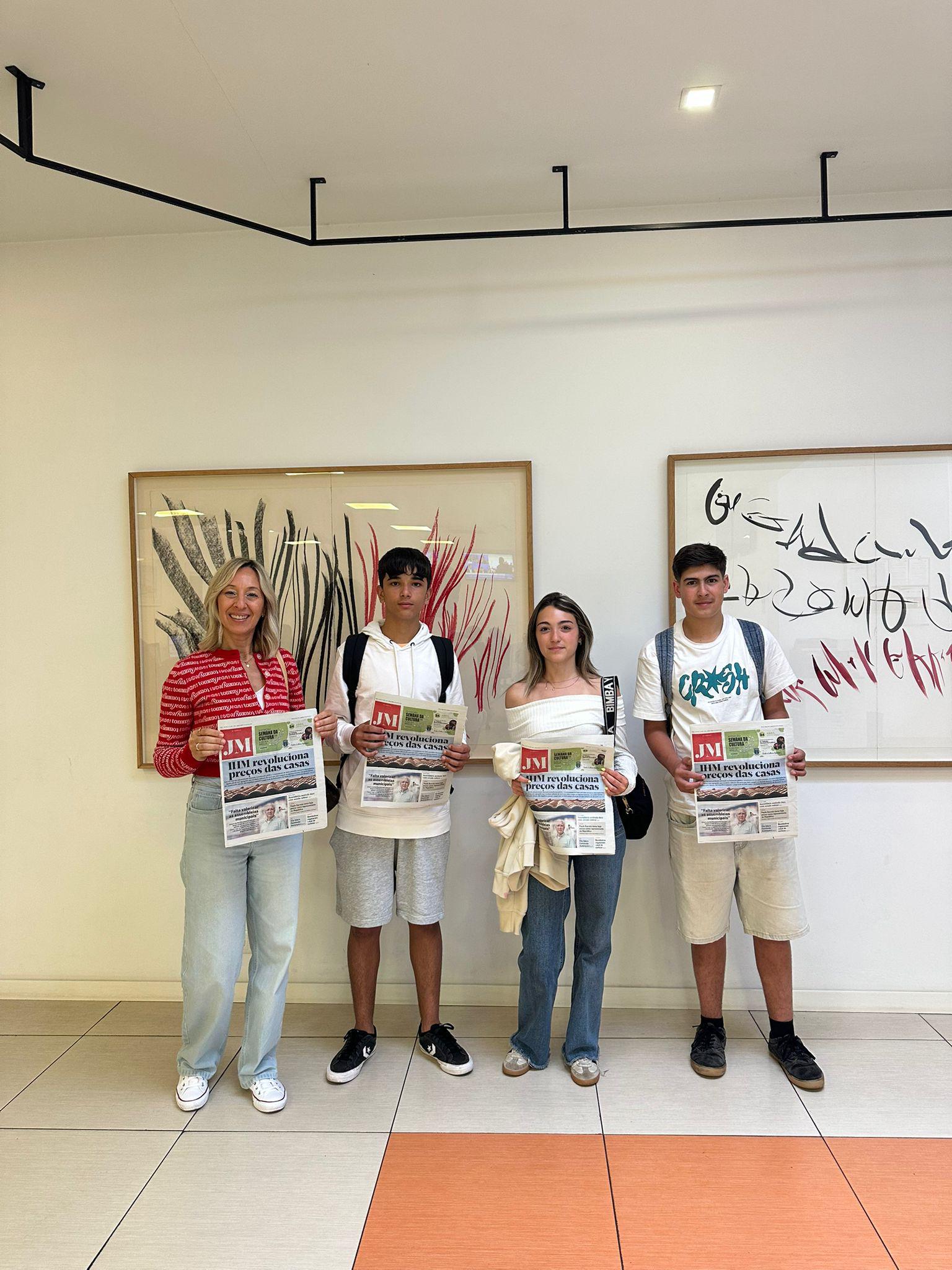 Alunos da Francisco Fernandes visitam instalações do JM