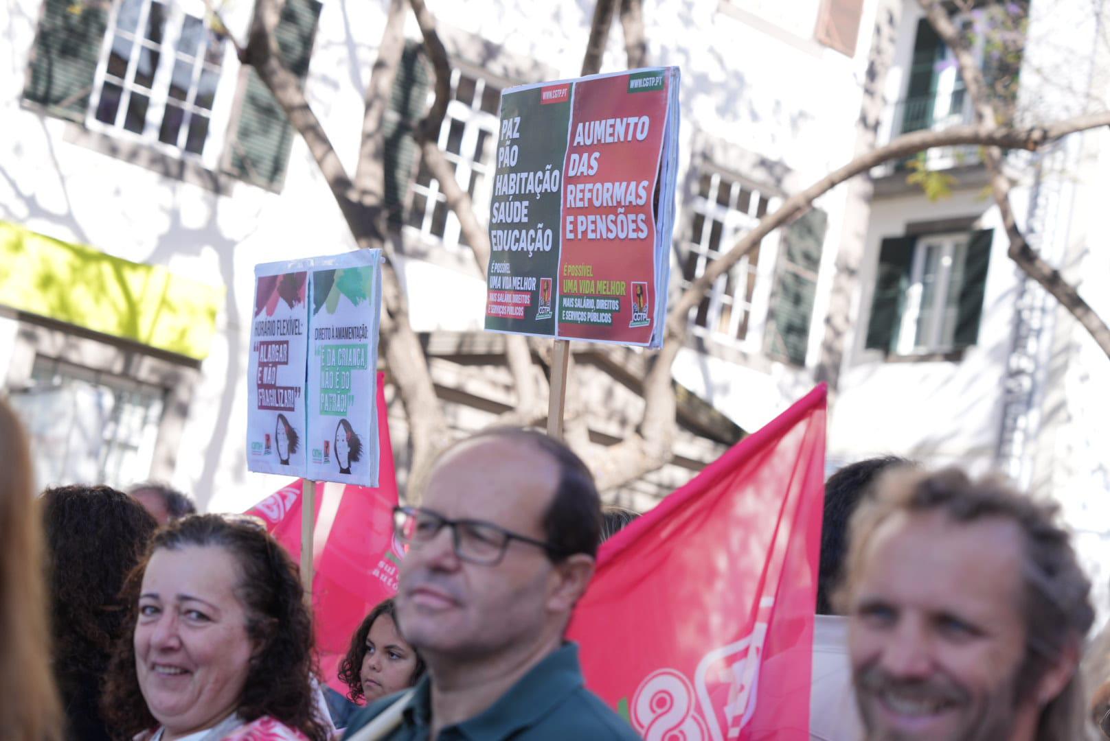 Dia de luta e de apelo à adesão à greve geral de 3 de junho contra pacote laboral (com fotos)