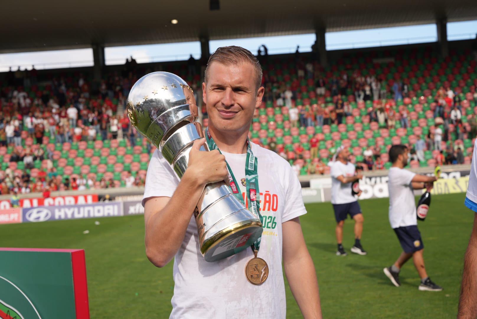 Marítimo já levantou a taça de campeão da II Liga