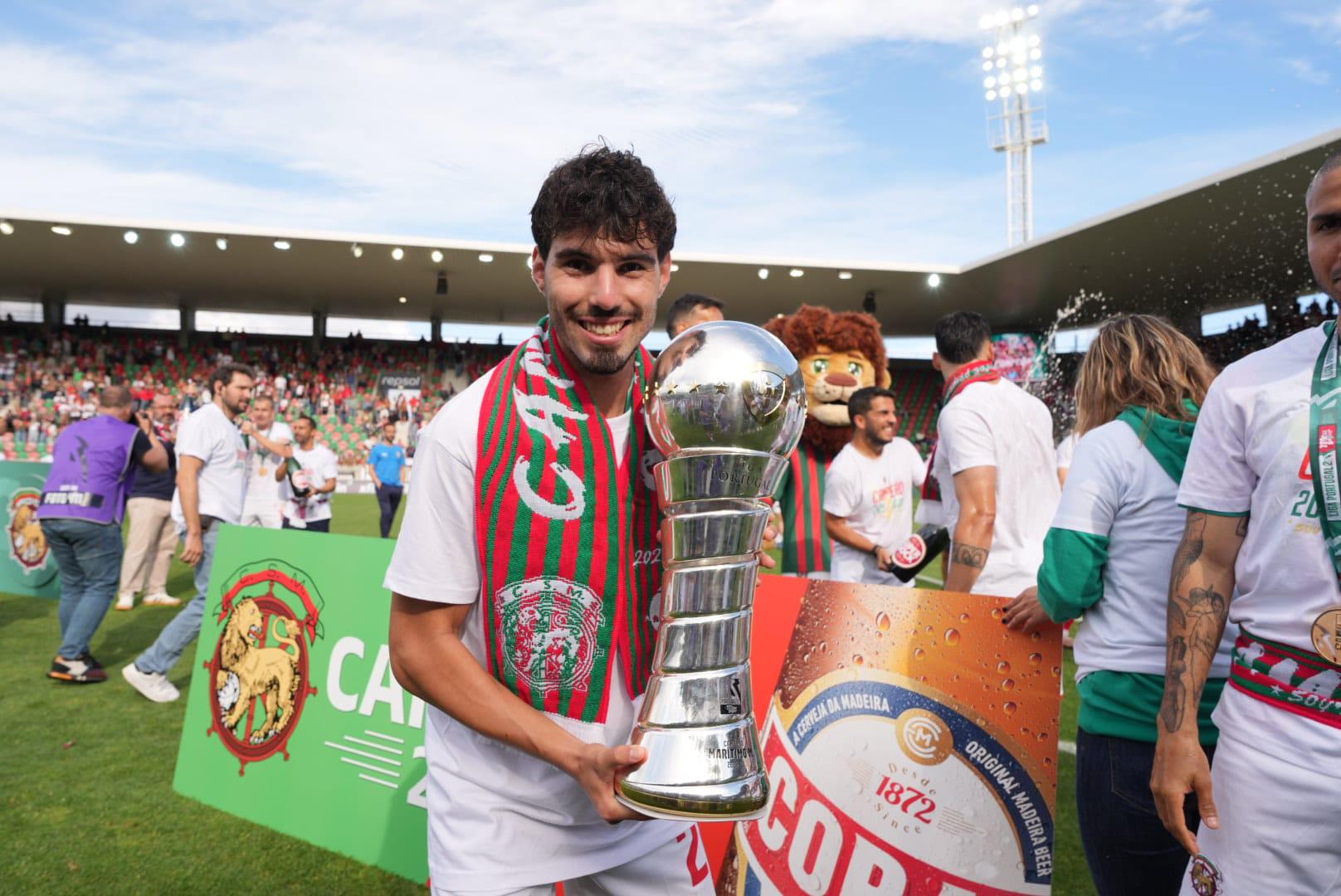 Marítimo já levantou a taça de campeão da II Liga
