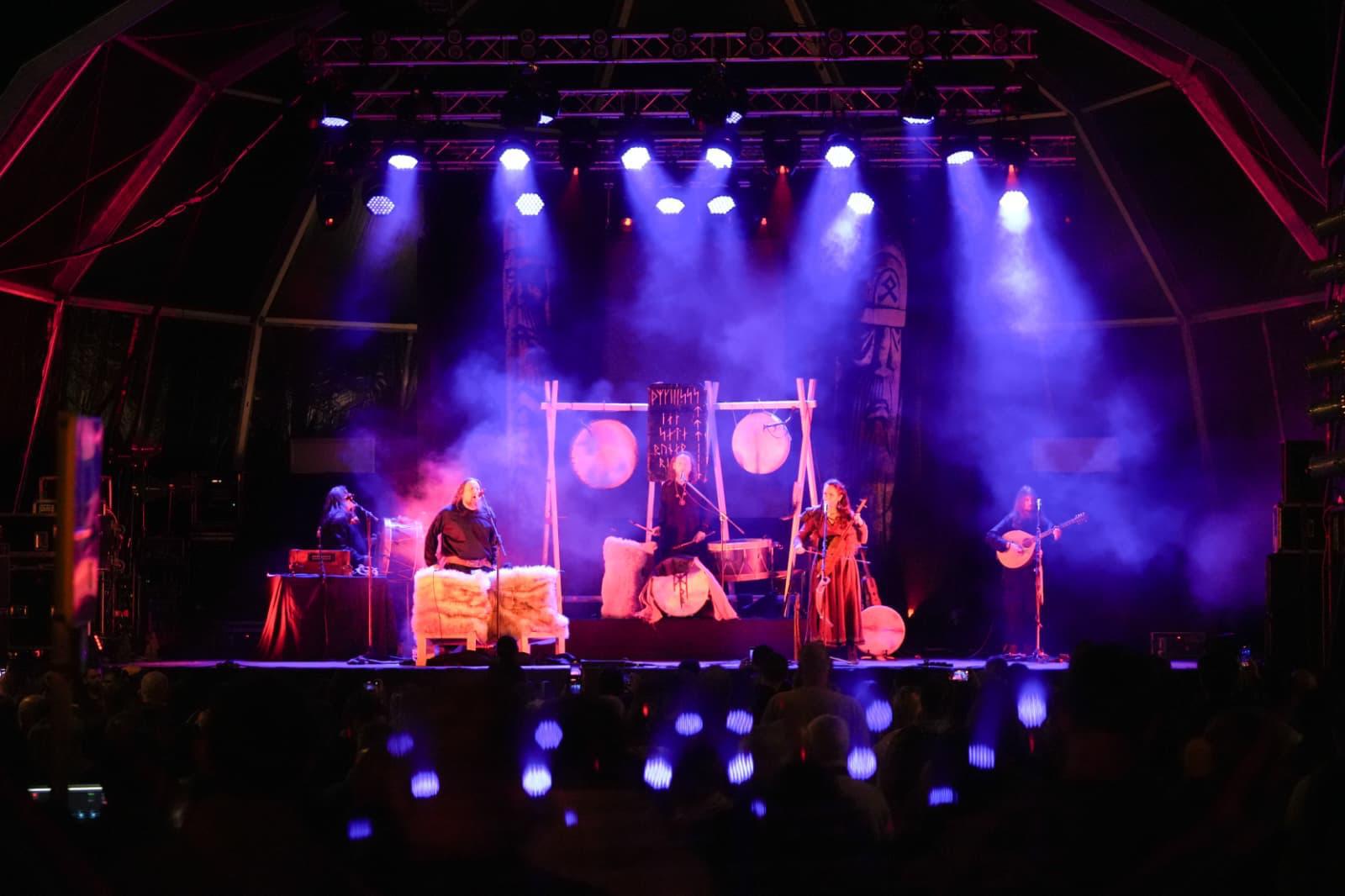 SKÁLD trouxeram mitos nórdicos à segunda noite do Festival Aqui Acolá