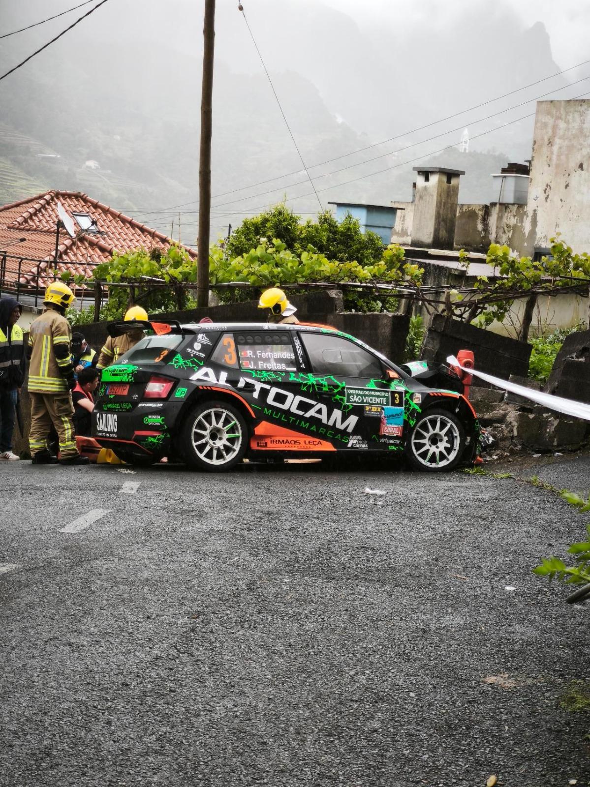 Rali de São Vicente: Acidente de Rui Jorge Fernandes levou à interrupção da terceira classificativa (com fotos)