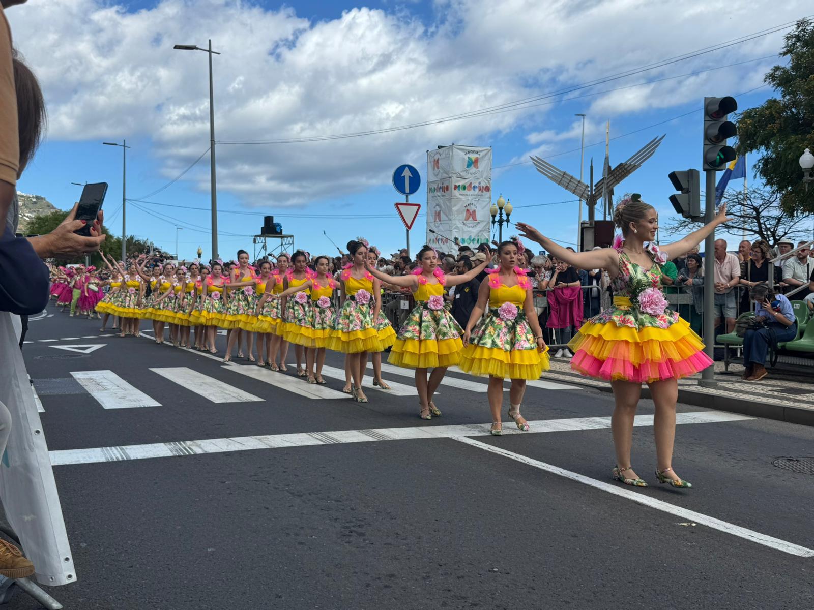 Festa da Flor: Roxo predomina no tema ‘Florescer da Autonomia’ (com fotos)