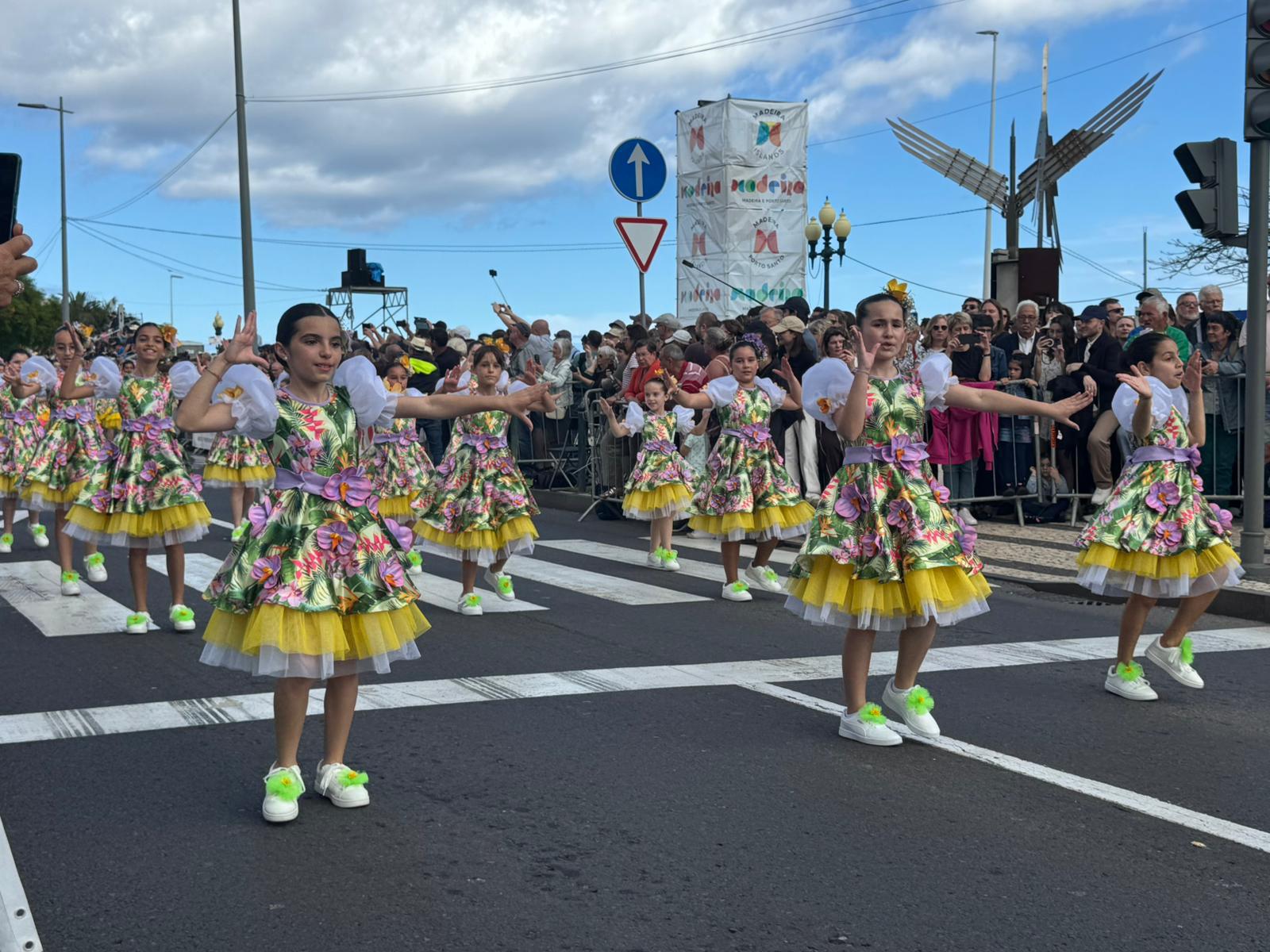 Festa da Flor: Roxo predomina no tema ‘Florescer da Autonomia’ (com fotos)