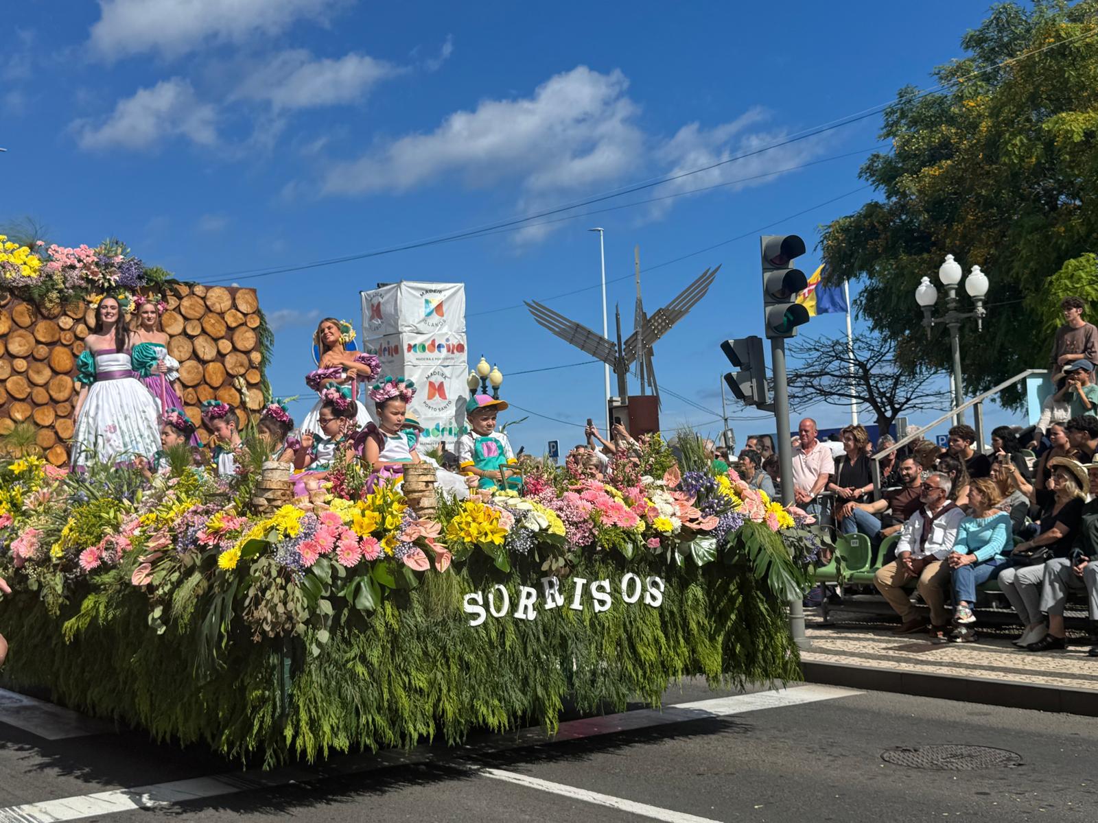 Festa da Flor: Sorrisos de Fantasia trouxeram Freedom (com fotos)