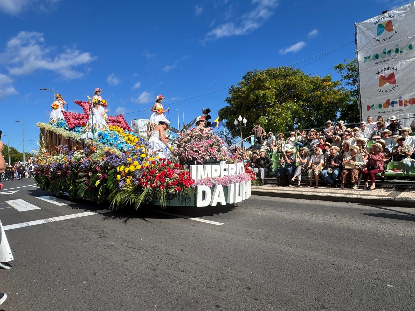 Festa da Flor: Tema “Autonomia em Flor” fecha desfile (com fotos)