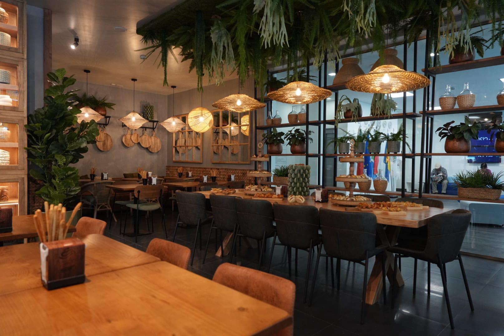 A Confeitaria inaugura nova loja na Ribeira Brava com iniciativa solidária