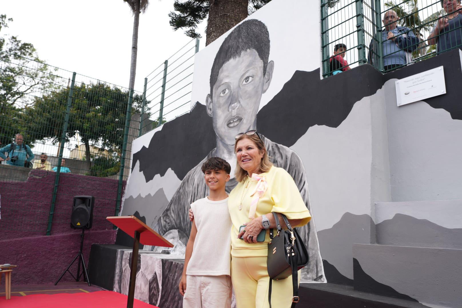Cristiano Ronaldo eternizado em mural na Quinta Falcão (com fotos)