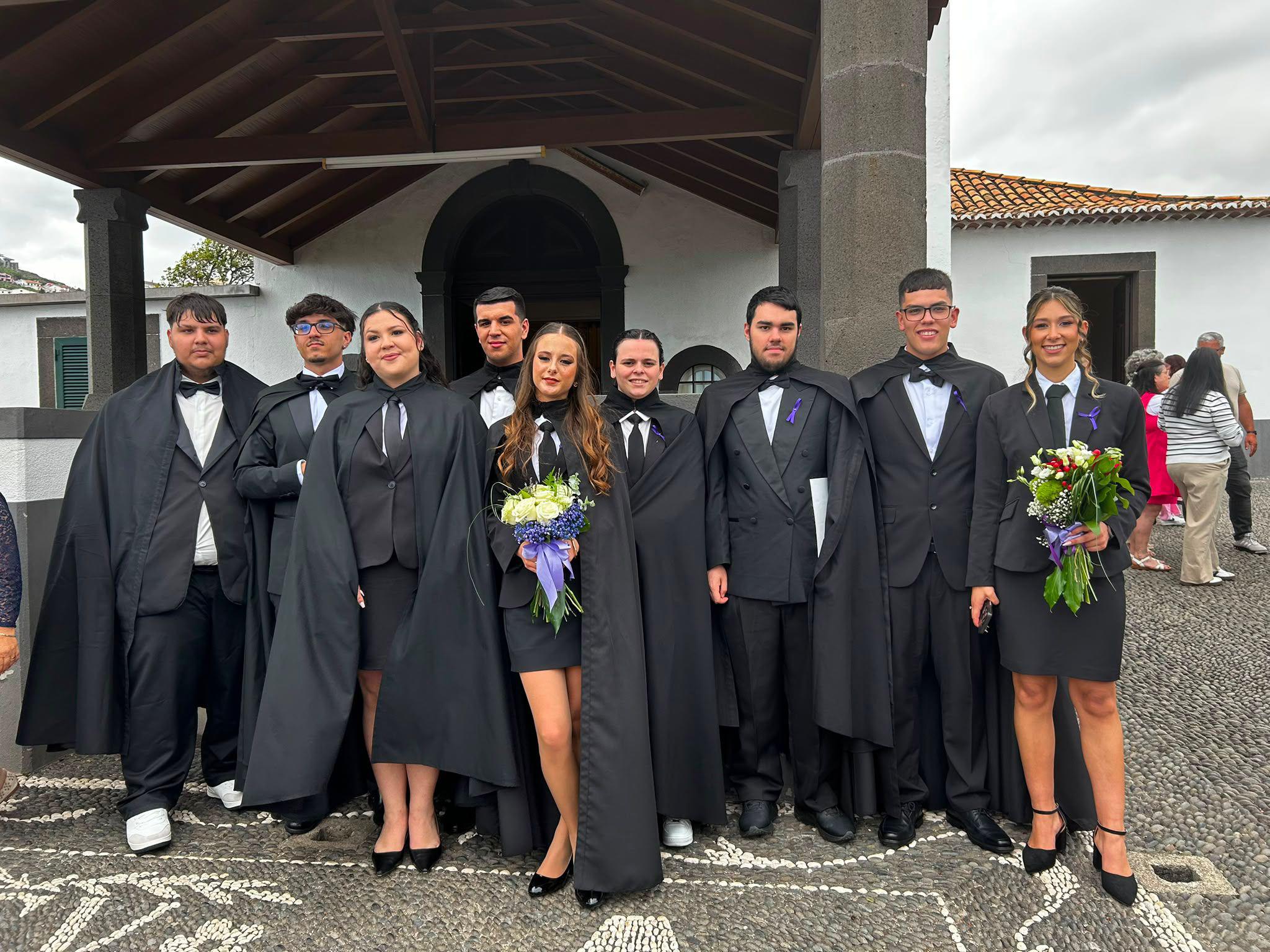 Escola Profissional Dr. Sérgio Teixeira estreou-se na bênção das capas com 45 finalistas (com fotos e vídeos)