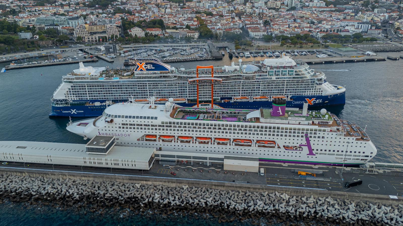 Funchal amanhece com dois navios aportados (com fotos)