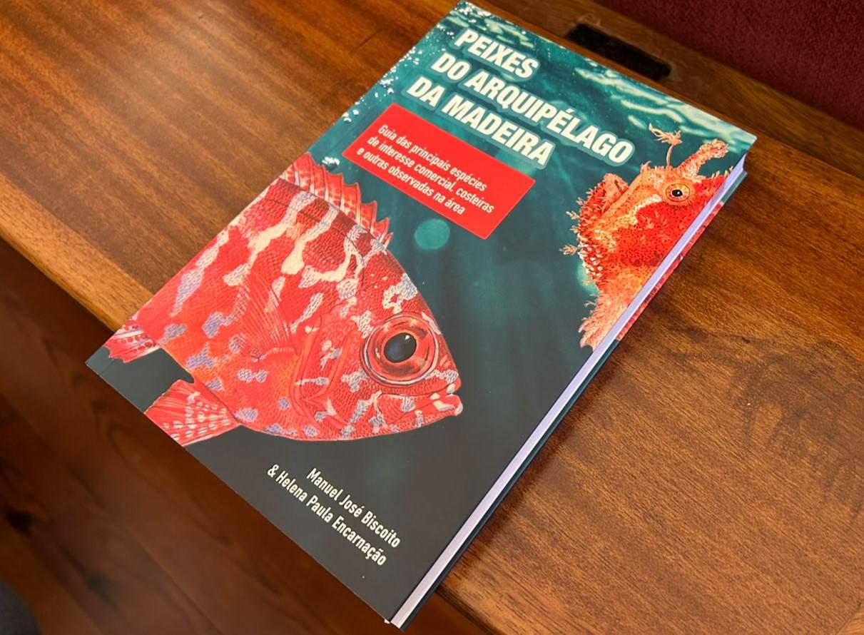 Novo livro de Manuel Biscoito cataloga a riqueza marinha da Madeira