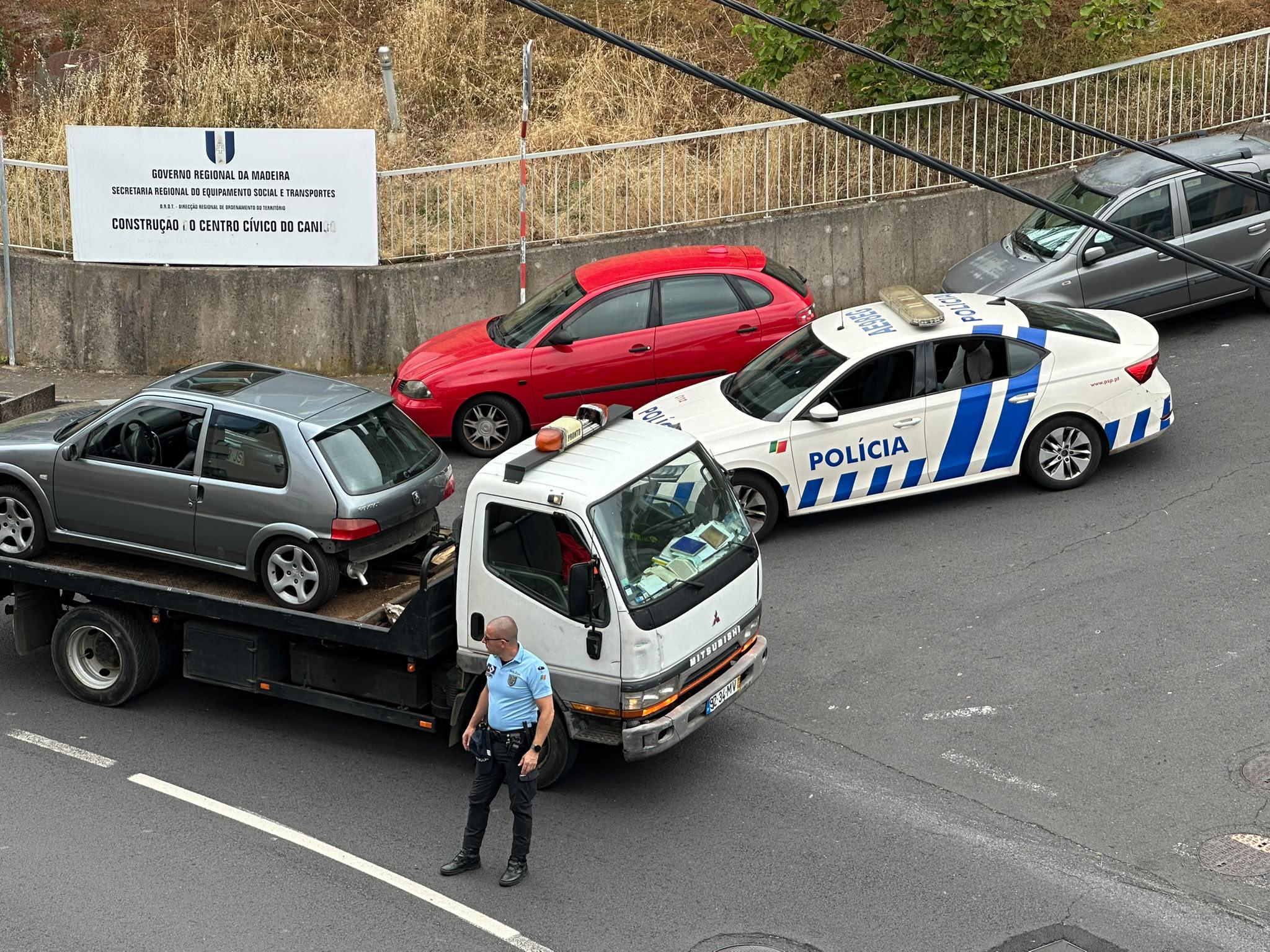 Condutor detido após percurso de destruição no Caniço